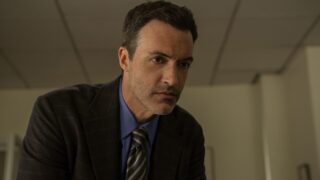 Apple tv murder mystery in 18 episodi: perché devi vederlo due volte