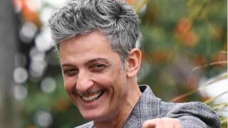 Rosario Fiorello: ultimo baluardo del Varietà, 66 anni tra talento, sorrisi e nuove idee