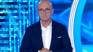 Alfonso signorini chiuse le indagini verità sul reality show e sui concorrenti