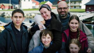 Fjord review: sebastian stan e renate reinsve, un dramma potente sull’amicizia e la fede a cannes