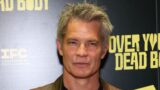 Timothy olyphant nuova serie netflix in 10 episodi diventata un successo streaming americano