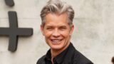 Timothy olyphant nuova serie netflix in 10 episodi: punteggio audience rotten tomatoes e prime reazioni
