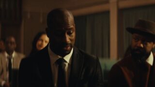 Vernon Davis cerca di recuperare l udito perso nel trailer dei listener