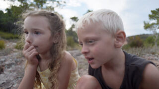 Les Roches Rouges: recensione da Cannes 79 del ritorno neorealista di Bruno Dumont