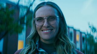 Thriller su netflix di 8 episodi così strano che non riuscirai a smettere di guardarlo