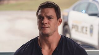 Reacher stagione 3: arriva un  accordo Amazon con Alan Ritchson e cosa significa per il futuro