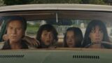 La fine di oak street: trailer ufficiale con anne hathaway e dinosauri minacciosi