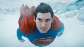 Superman man of tomorrow foto dal set con david corenswet in azione