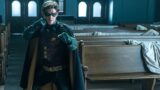 Prime video batman show rivela il design di robin e richiama adam west