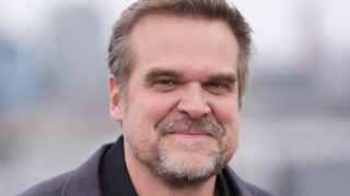 David harbour chiarisce il rapporto con millie bobby brown dopo le accuse di stranger things