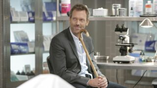 Hugh laurie si scusa con un critico dopo le critiche a house m.d.