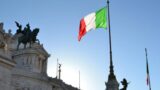 Ottant’anni di repubblica rai: cambio programmazione e notte solenne con istituzioni, cultura e musica pop