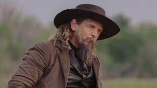 Taylor sheridan western di netflix torna dal morto grazie al successo del genere