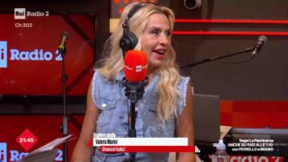 Valeria Marini a Chiamami Radio2: il ritorno al GF e cosa è successo con le mele