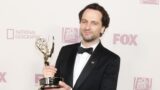 Emmy, matthew rhys dopo 31 anni ottiene un traguardo raro