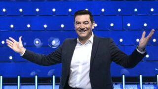 Max giusti festeggia 40 anni di carriera: dal ritorno a teatro a the wall su canale 5