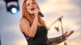 Noemi cade dal palco: 30 giorni di prognosi e tour sospeso