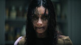 Evil dead burn review: storia, recensione e perché è l’horror più brutale di sam raimi