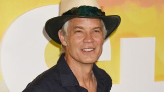Timothy olyphant nuova serie drama basata su romanzo bestseller è 1 nelle classifiche peacock