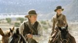 Tommy lee jones western che conquista le classifiche streaming e attira i fan lentamente ma in modo forte